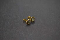 Kolczyki sztyfty z zielonym bursztynem srebro 925 złocone klasyczne (6 mm) - 3