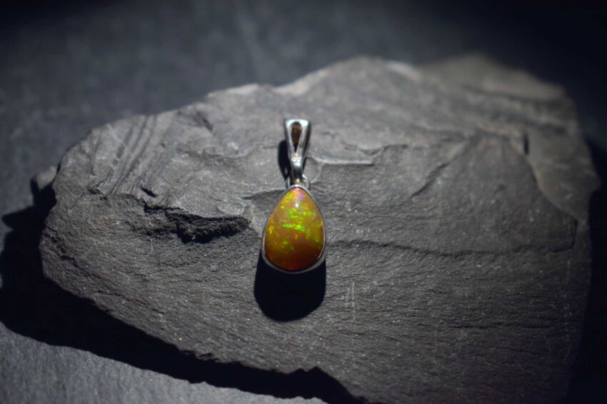 Malutki Wisiorek Ciemny Opal Etiopia Srebro 925