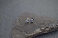Kolczyki z kamieniem księżycowym srebro 925 minimalistyczne sztyfty - 3