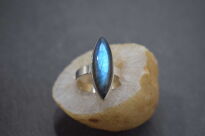 Srebrny pierścionek 925 labradoryt niebieski marquise długi pazur r.19 - 11