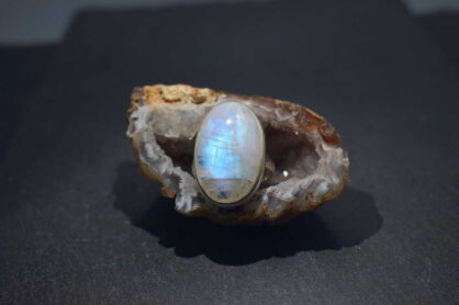 Duży pierścionek z kamieniem księżycowym srebro 925 owal naturalne inkluzje