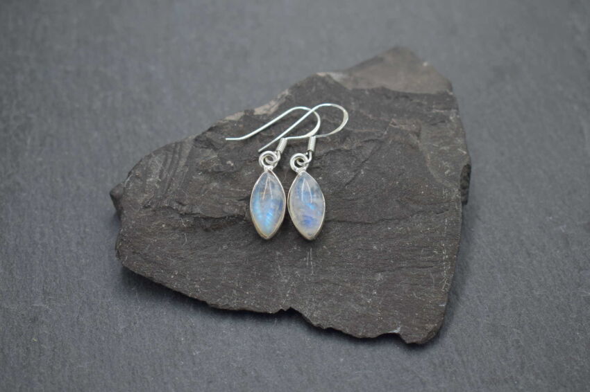 Kolczyki z ładnym kamieniem księżycowym srebro 925