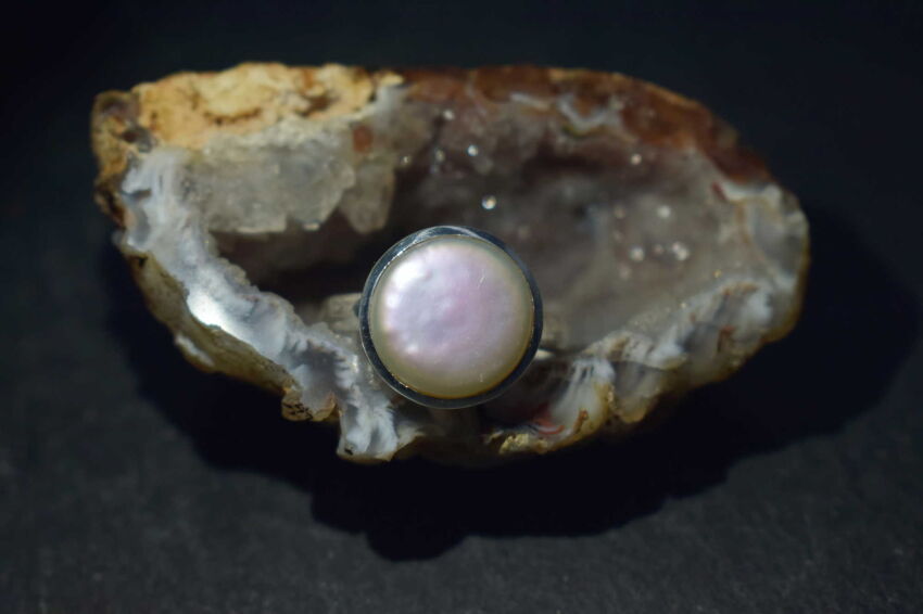 Pierścionek srebrny 925 perła okrągła płaska ręcznie robiony r.22