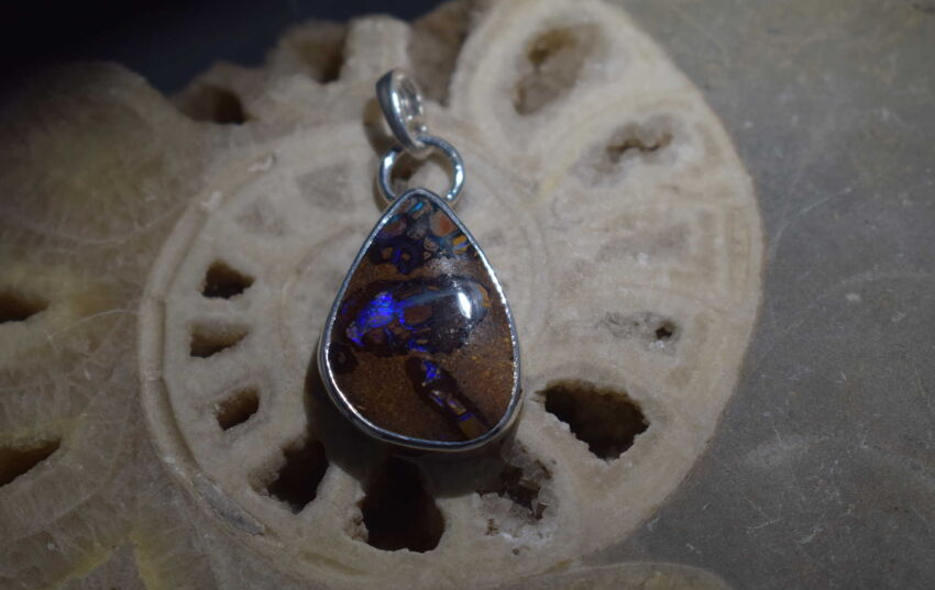 Opal australijski typu boulder Wisiorek srebro 925 rękodzieło