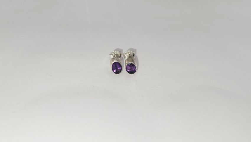 Małe Kolczyki Ametyst Fasetowany Sztyft Srebro 925