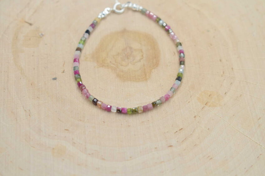 Bransoletka z kolorowego turmalinu drobne fasetowane kostki srebro 925