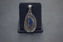 Srebrny wisiorek z opalem Australijskim boulder niebiesko-fioletowy kamień srebro 925 - 11