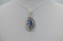 Srebrny wisiorek z opalem Australijskim boulder niebiesko-fioletowy kamień srebro 925 - 2