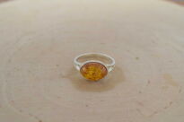 Pierścionek srebrny 925 z bursztynem owal klasyczny elegancki - 7