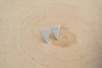 Kolczyki srebrne 925 trójkąty minimalistyczne sztyfty gładkie geometryczne - 8