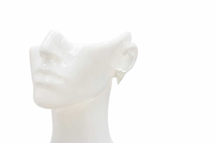 Kolczyki srebrne 925 trójkąty minimalistyczne sztyfty gładkie geometryczne