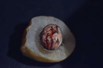 Pierścionek z Opalem Meksykańskim w Skale Macierzystej  Rękodzieło w Srebrze 925 r.17 - 10