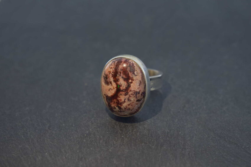 Pierścionek z Opalem Meksykańskim w Skale Macierzystej  Rękodzieło w Srebrze 925 r.17